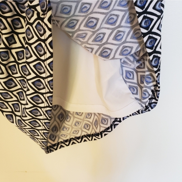 WHBM | Keyhole Front Sleeveless Ruched Pattern Blouse - Size M - Picture 6 of 6